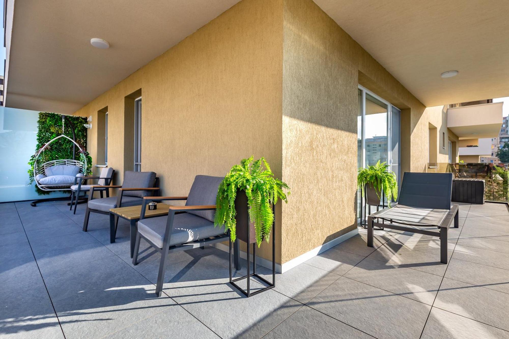 Mountain View Terrace Oasis With Parking And Ac